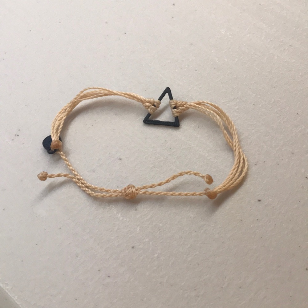 New be strong Pura Vida bracelet
